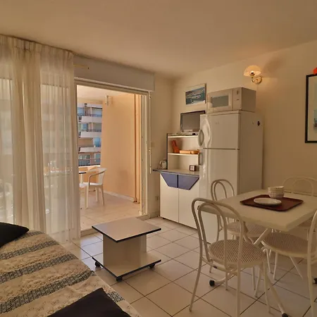 Apartment 2 Pieces Avec Terrasse, Piscine Et Acces Direct A La A - Fr-1-472a-304 *