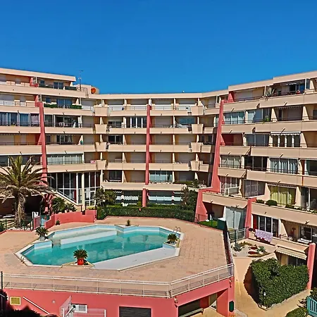 2 Pieces Avec Terrasse, Piscine Et Acces Direct A La A - Fr-1-472a-304 * Sete